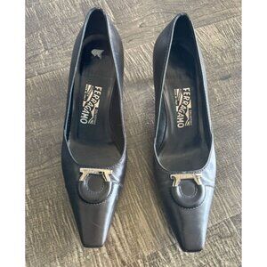 Salvatore Ferragamo Womens Black Leather Gancini Pumps Heels Italy Size 9B